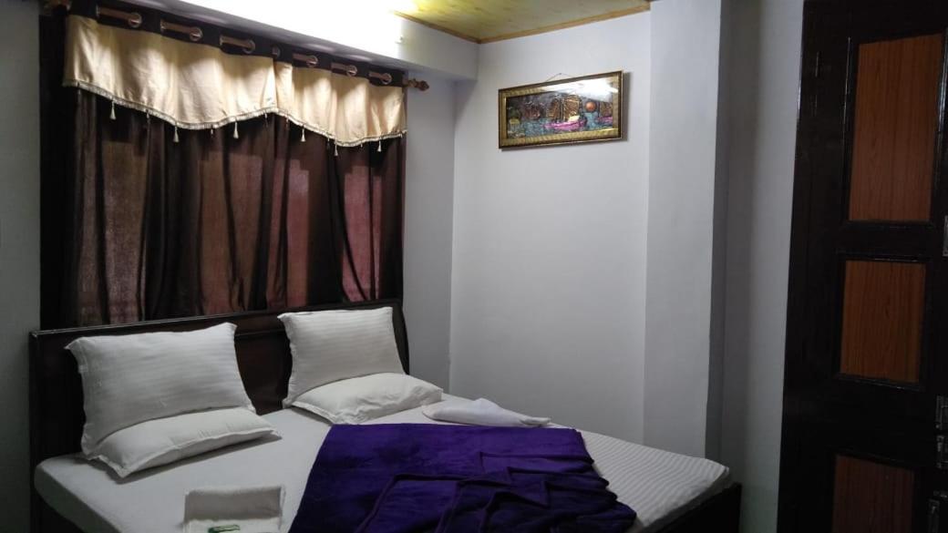 Debbhumi Regency Hotel Sāngla Buitenkant foto